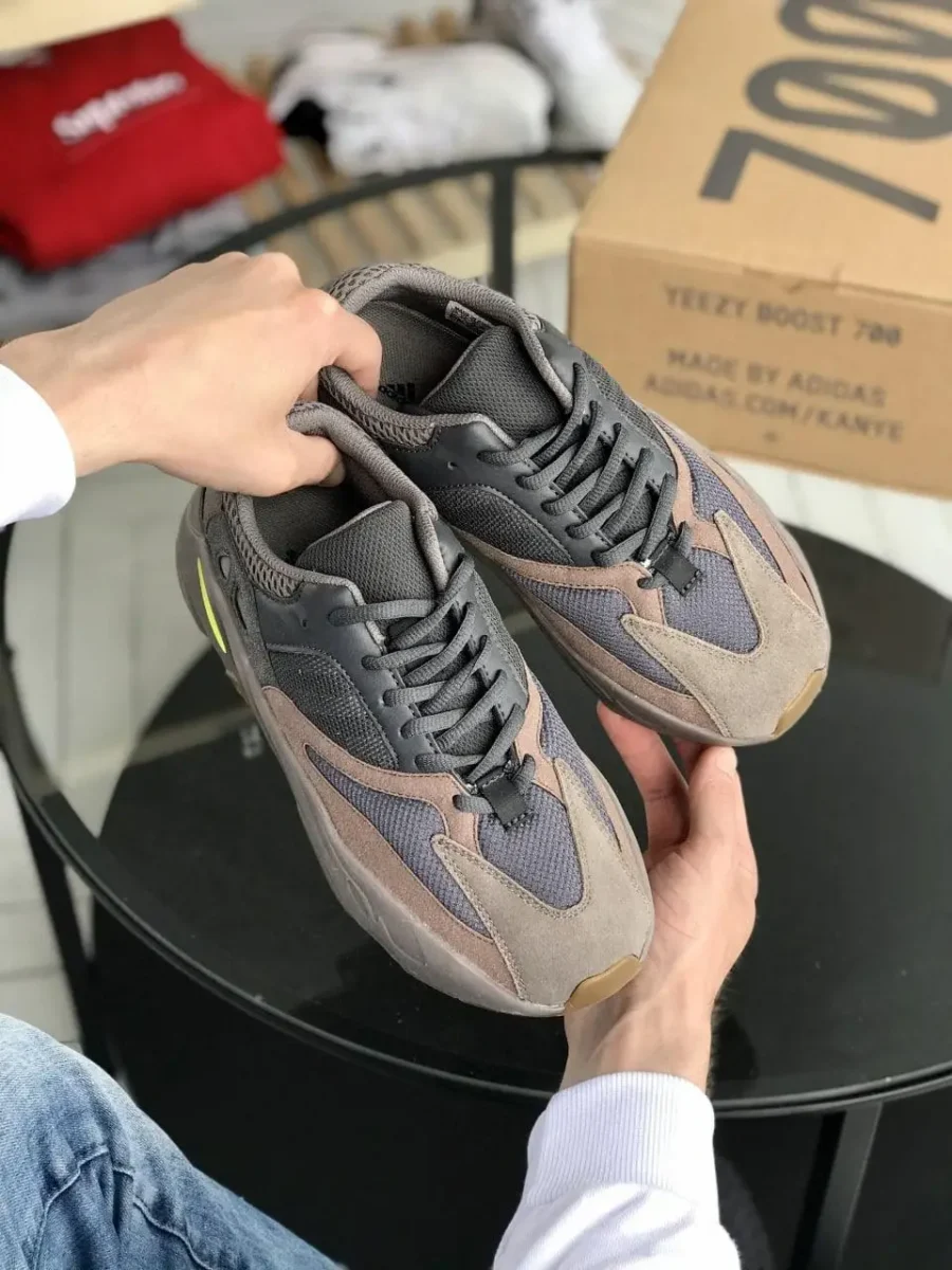 Adidas Yeezy Runner Boost 700 Mauve