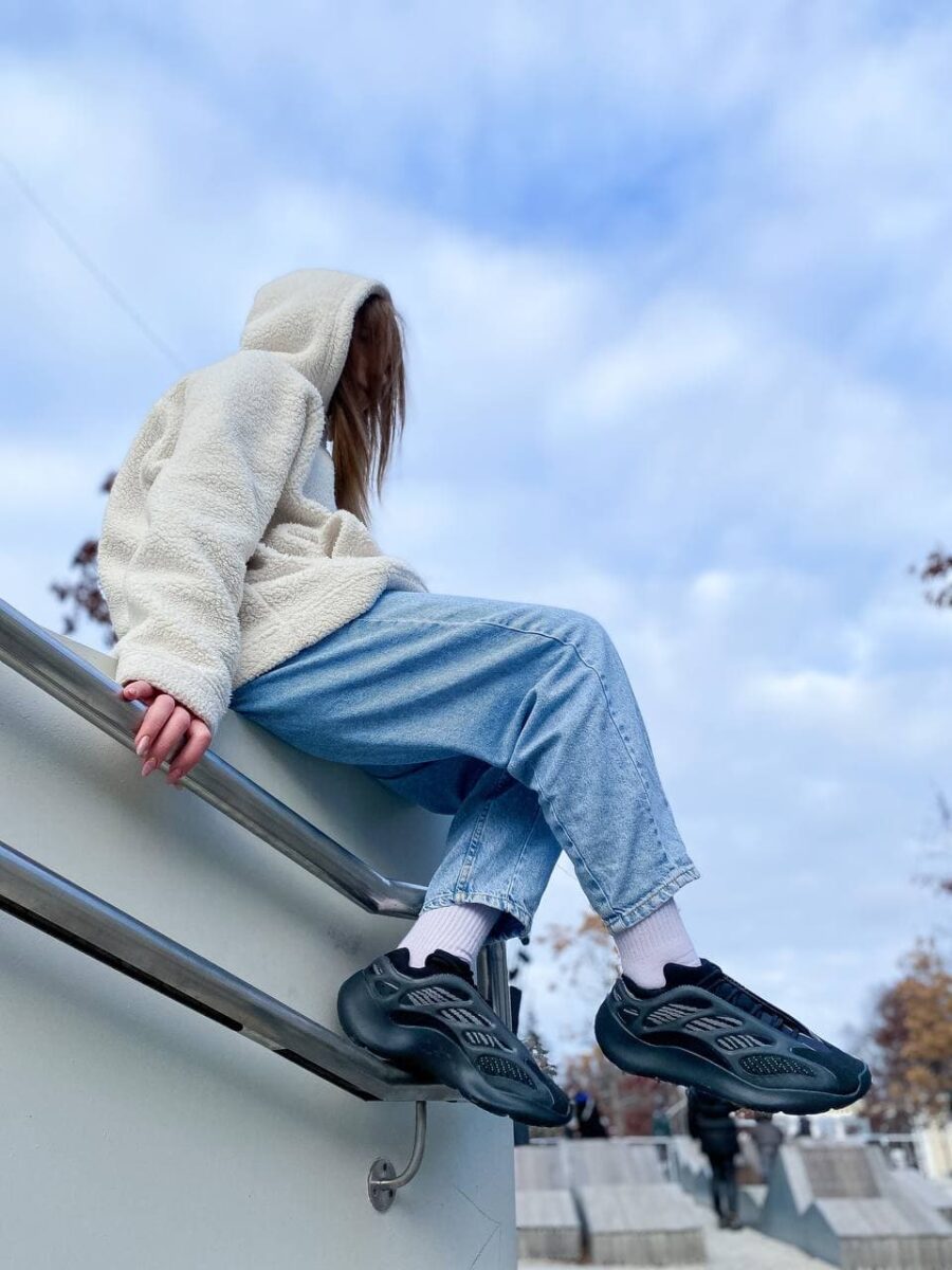 Adidas Yeezy Boost 700 V3 Alvah