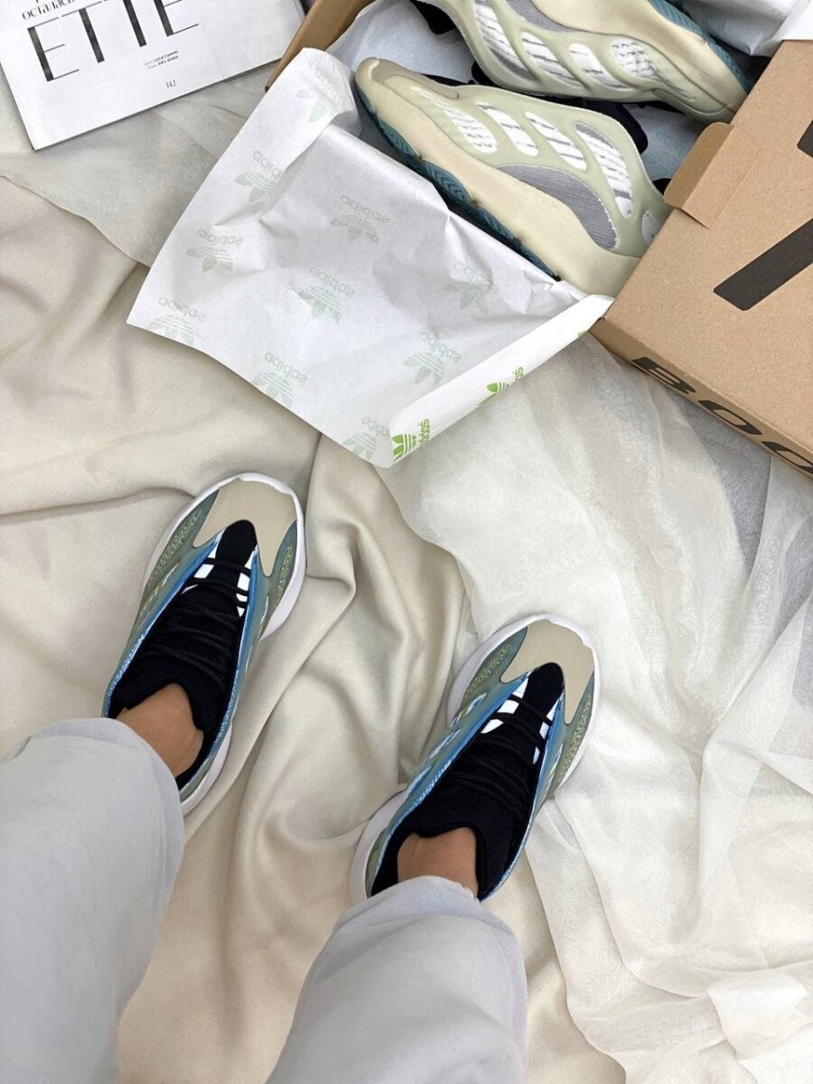 Adidas Yeezy Boost 700 V3 Arzareth