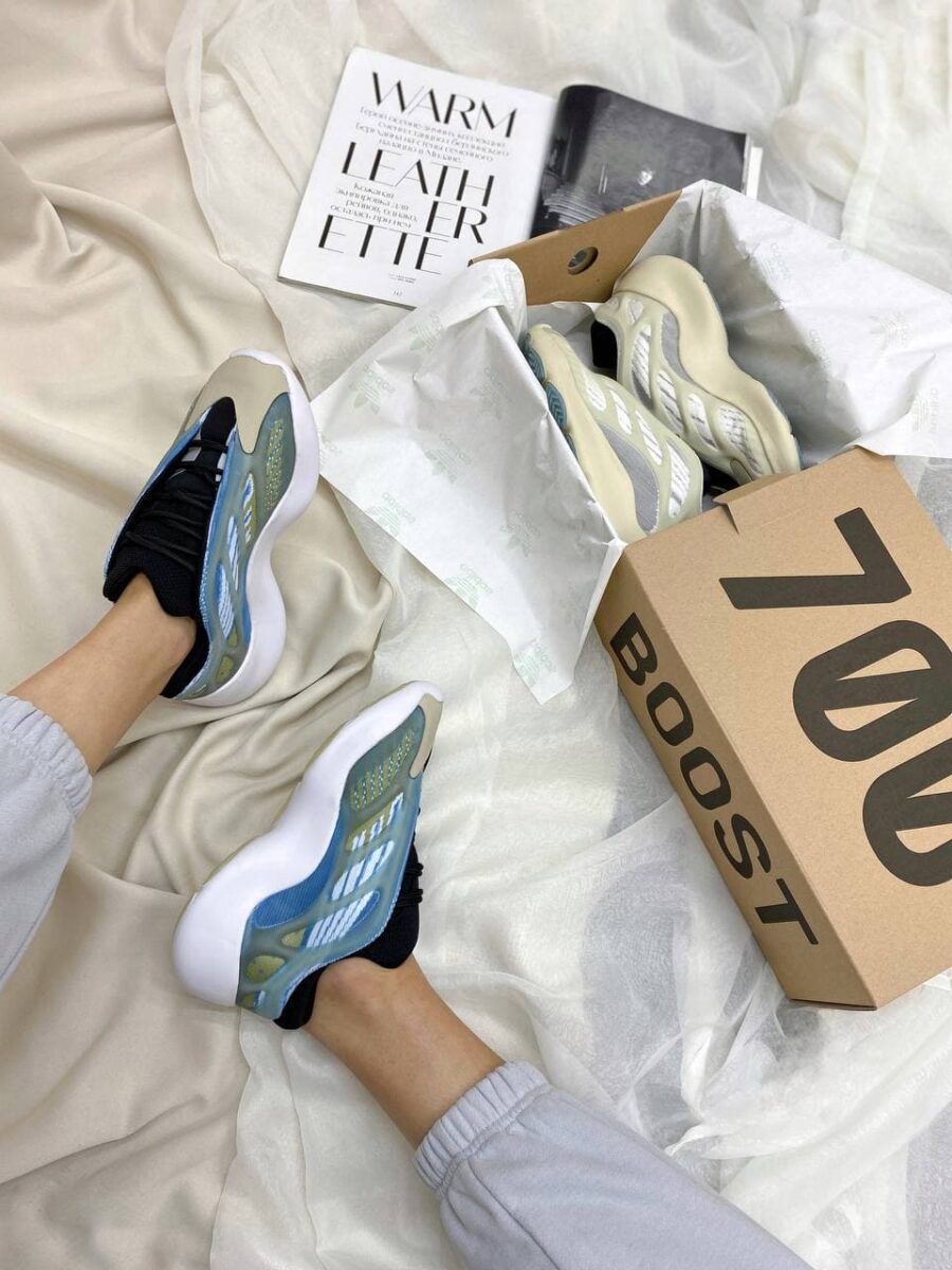 Adidas Yeezy Boost 700 V3 Arzareth