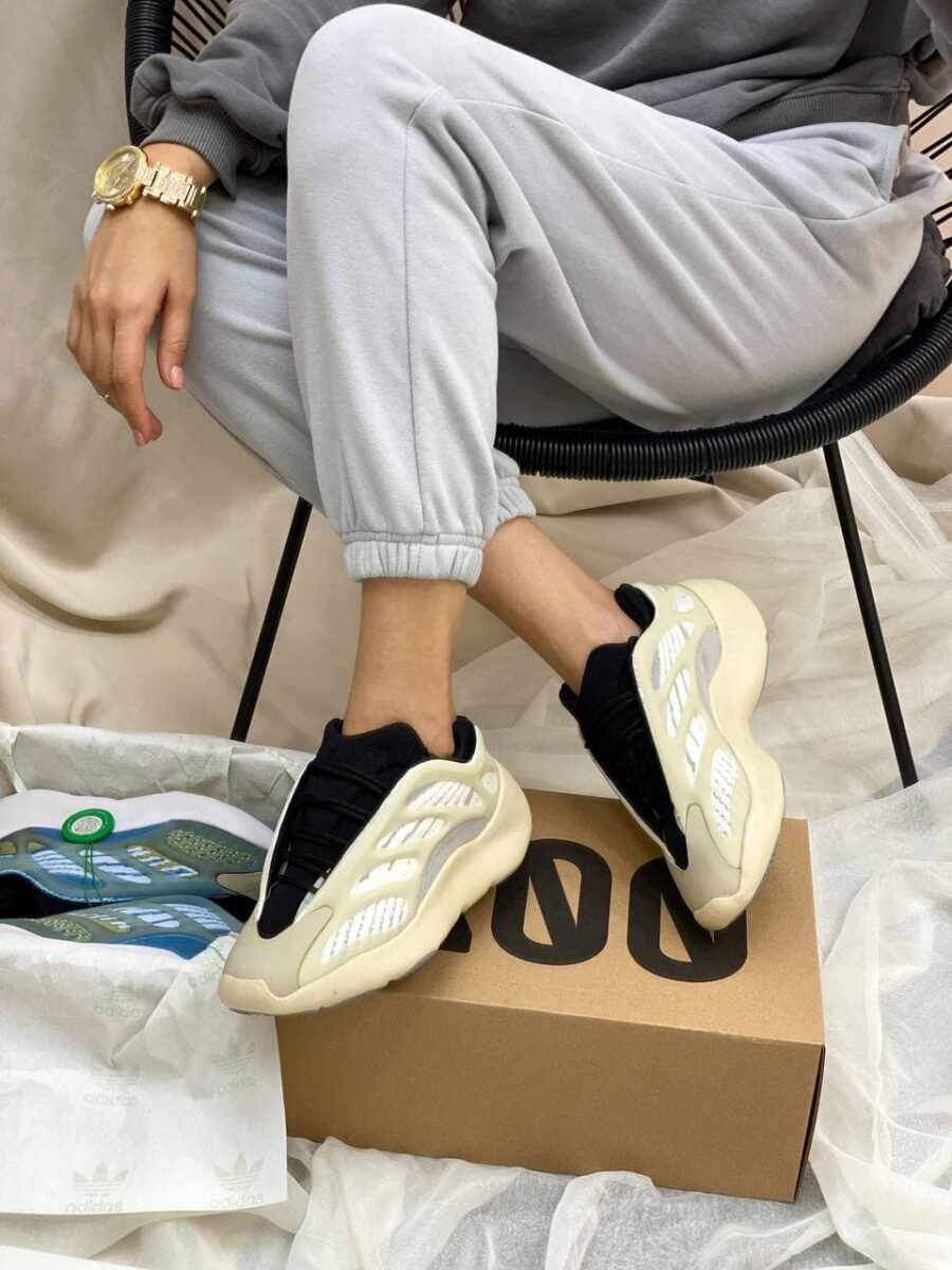 Adidas Yeezy Boost 700 V3 Azael
