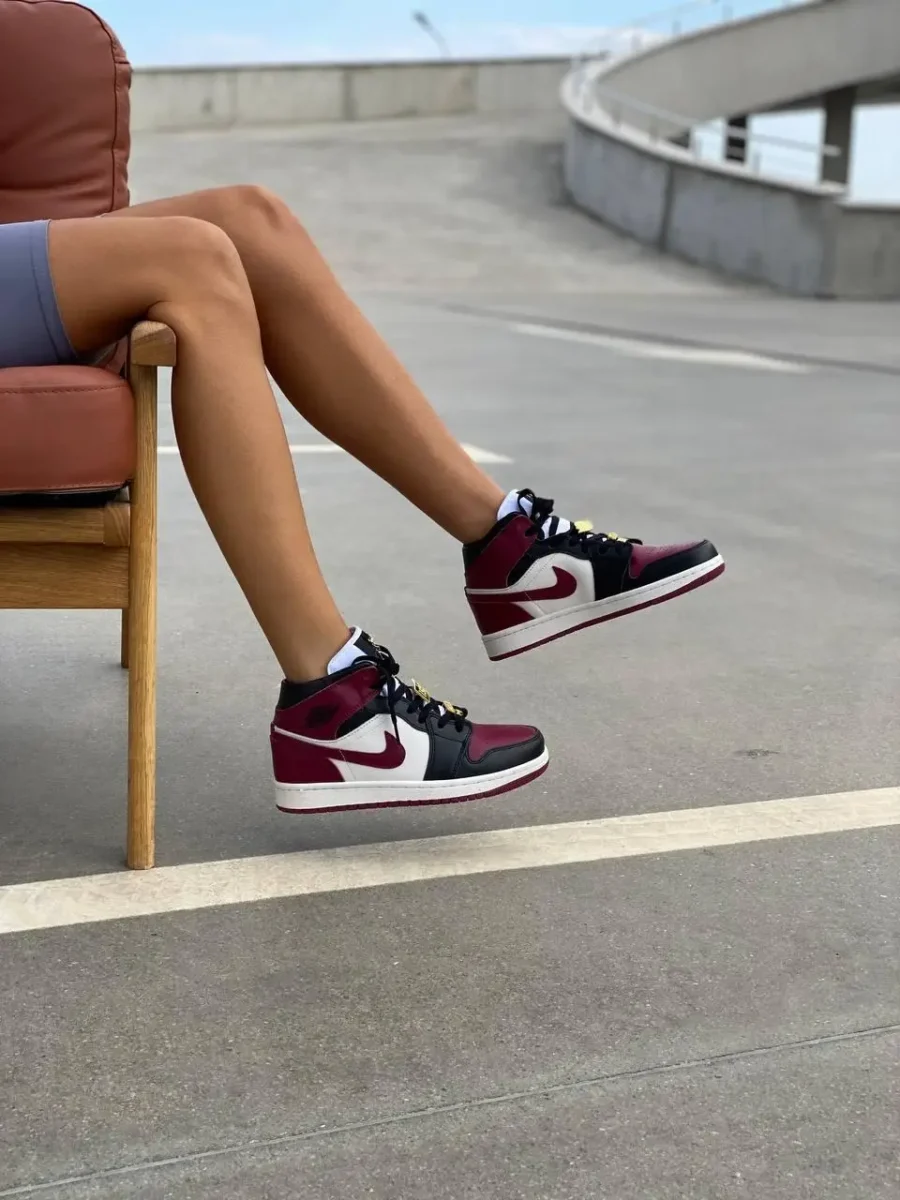 Nike Air Jordan 1 Mid SE Black Dark Beetroot