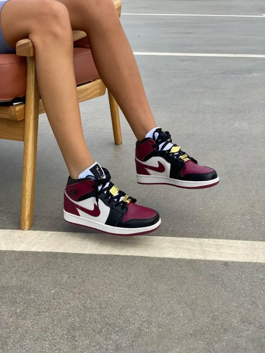 Nike Air Jordan 1 Mid SE Black Dark Beetroot