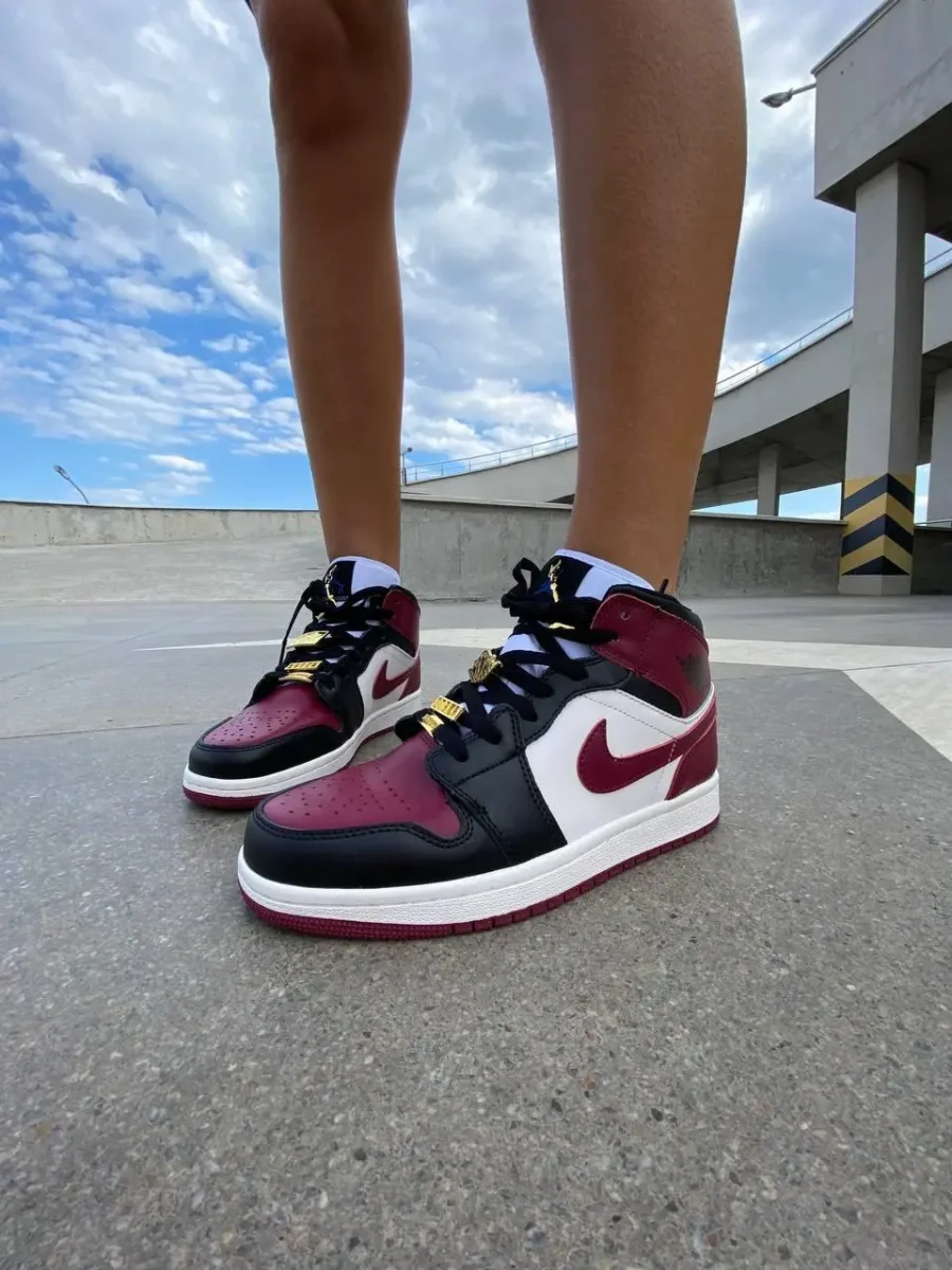 Nike Air Jordan 1 Mid SE Black Dark Beetroot