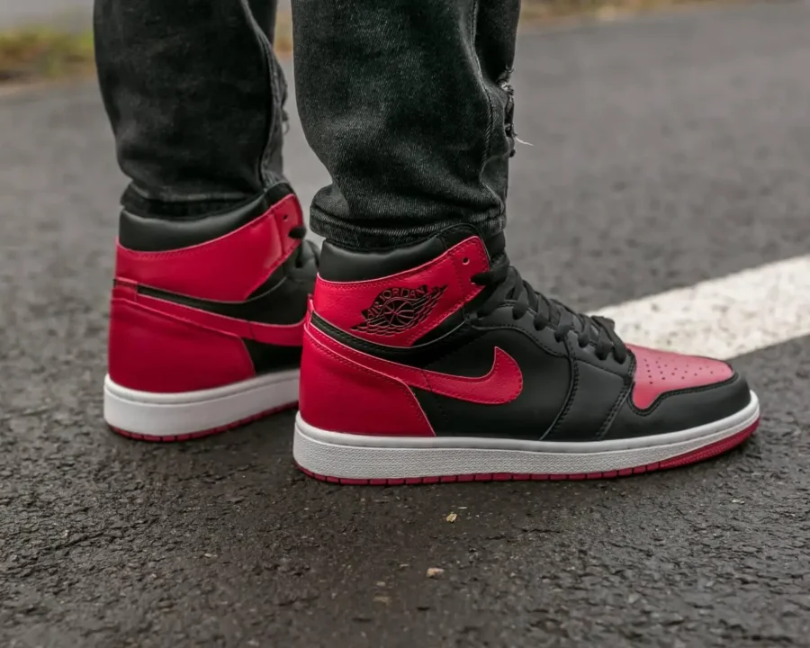 Nike Air Jordan 1 Retro High OG Bred Black Red