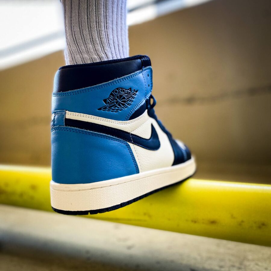 Nike Air Jordan 1 Retro High OG Obsidian University Blue