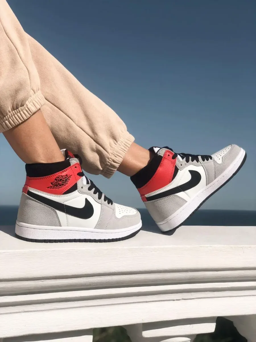 Nike Air Jordan 1 Retro High OG White Black-Light Smoke Grey-Varsity Red