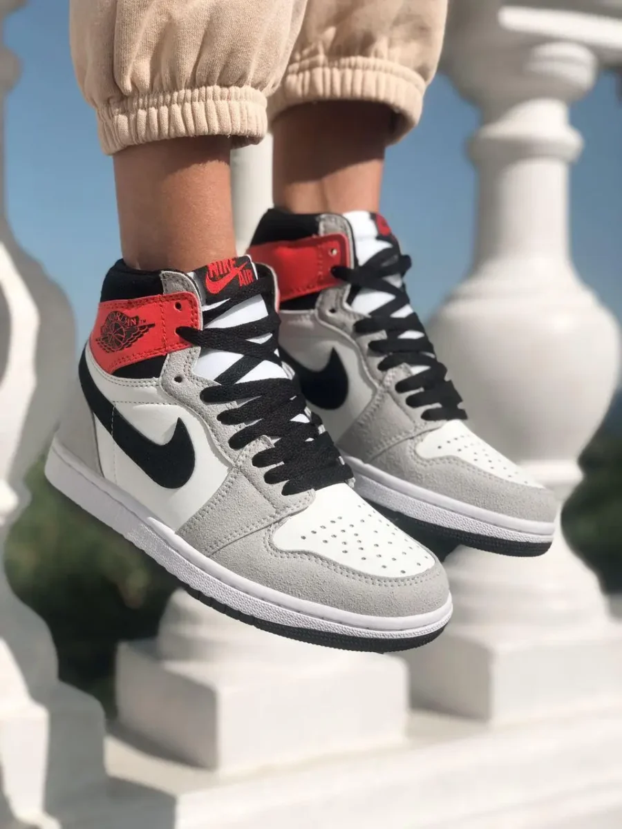 Nike Air Jordan 1 Retro High OG White Black-Light Smoke Grey-Varsity Red