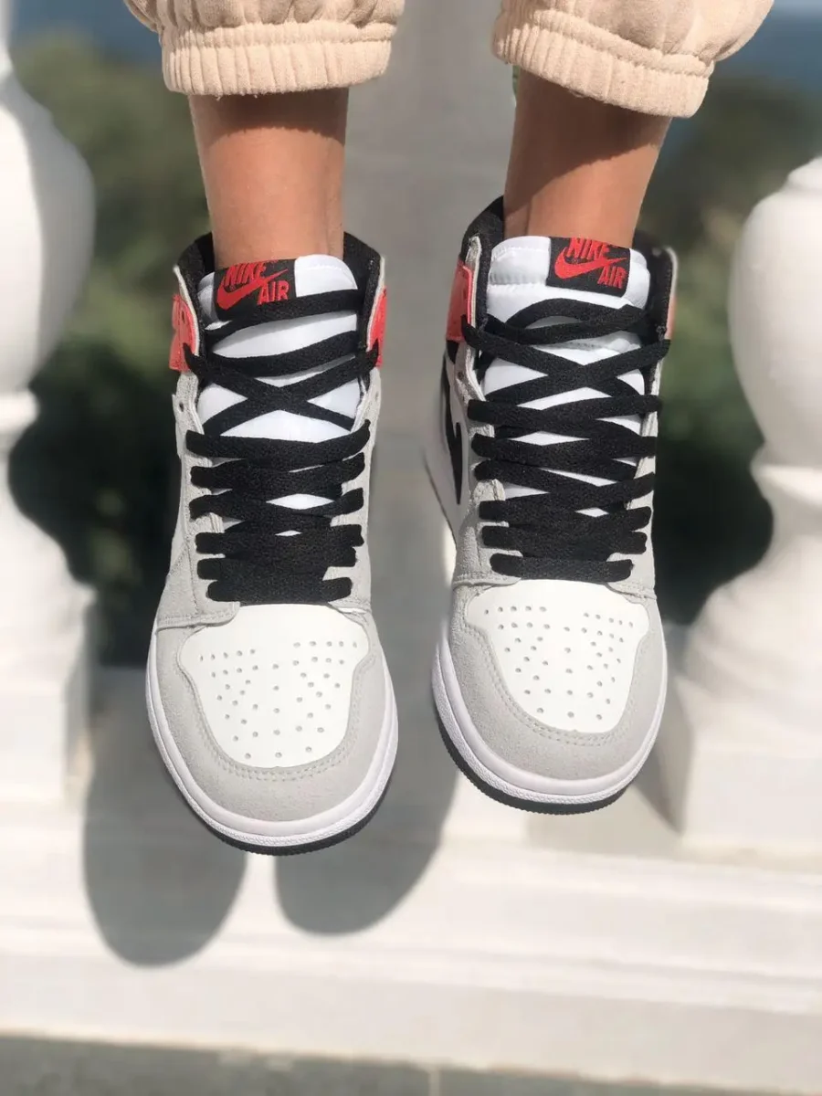 Nike Air Jordan 1 Retro High OG White Black-Light Smoke Grey-Varsity Red