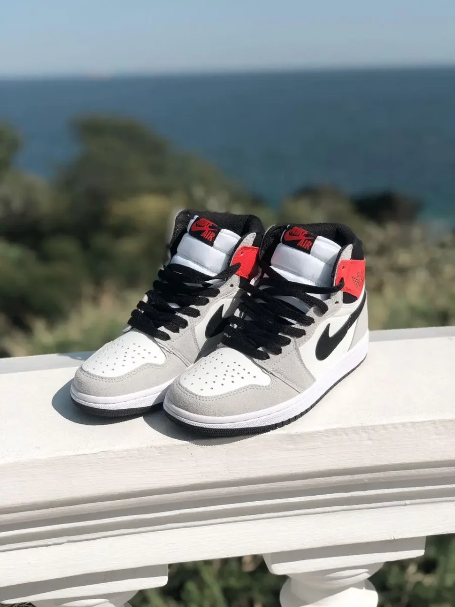 Nike Air Jordan 1 Retro High OG White Black-Light Smoke Grey-Varsity Red