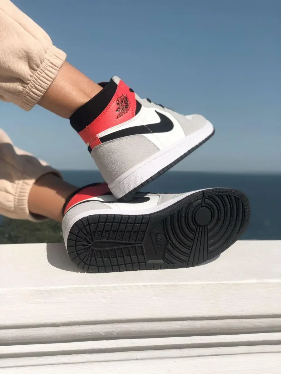 Nike Air Jordan 1 Retro High OG White Black-Light Smoke Grey-Varsity Red