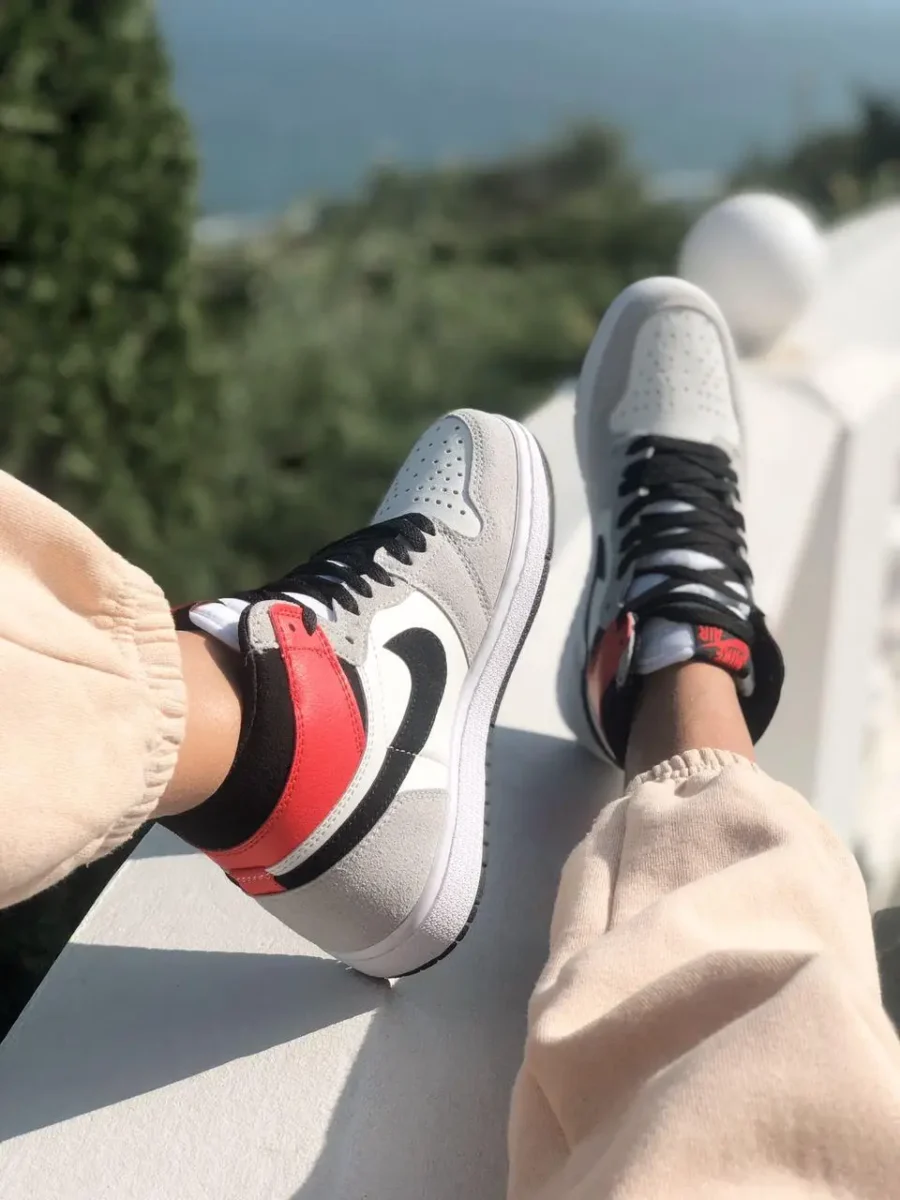 Nike Air Jordan 1 Retro High OG White Black-Light Smoke Grey-Varsity Red