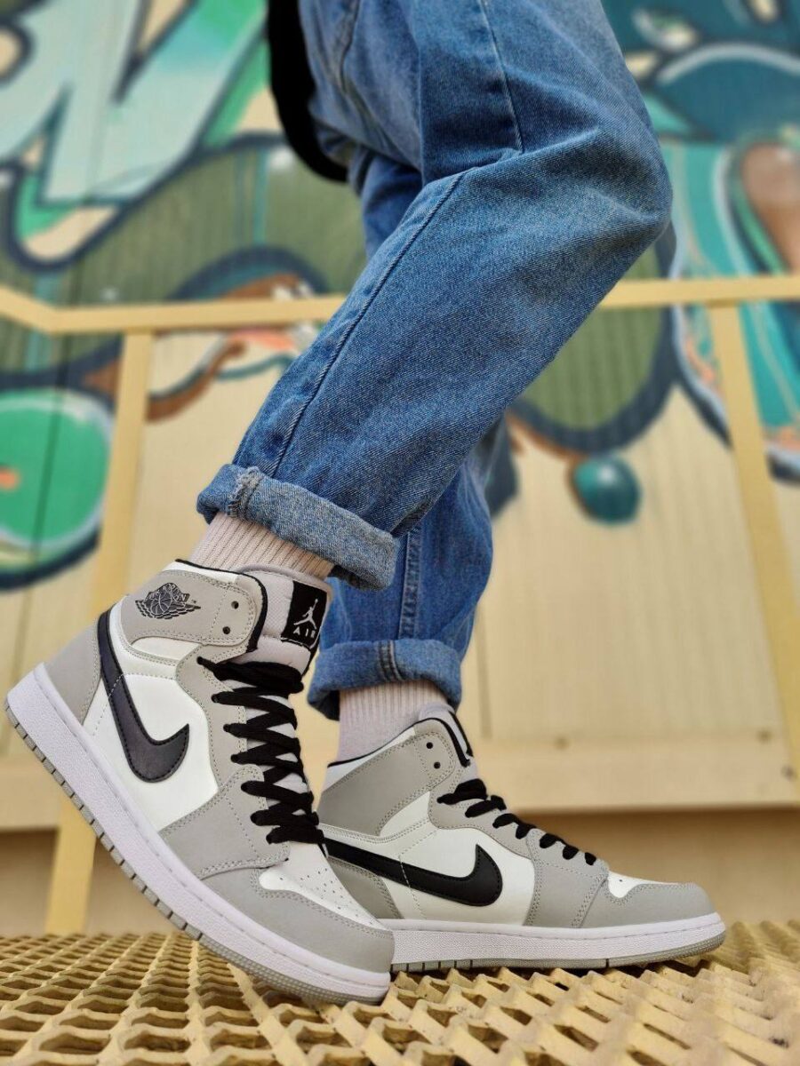 Nike Air Jordan 1 Retro Mid “Smoke Grey”