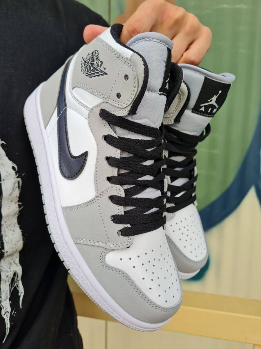 Nike Air Jordan 1 Retro Mid “Smoke Grey”