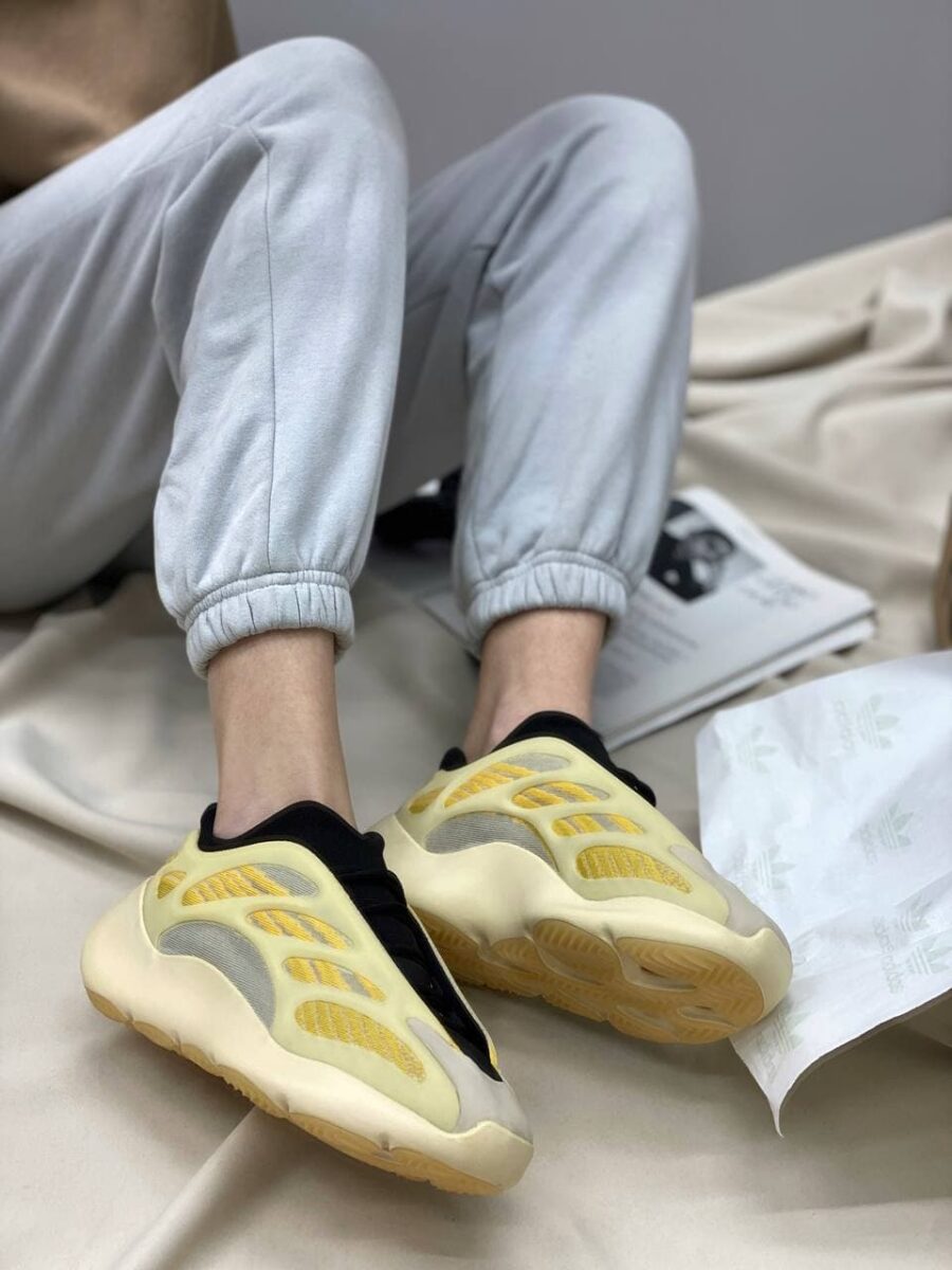 Adidas Yeezy Boost 700 V3 "Safflower"