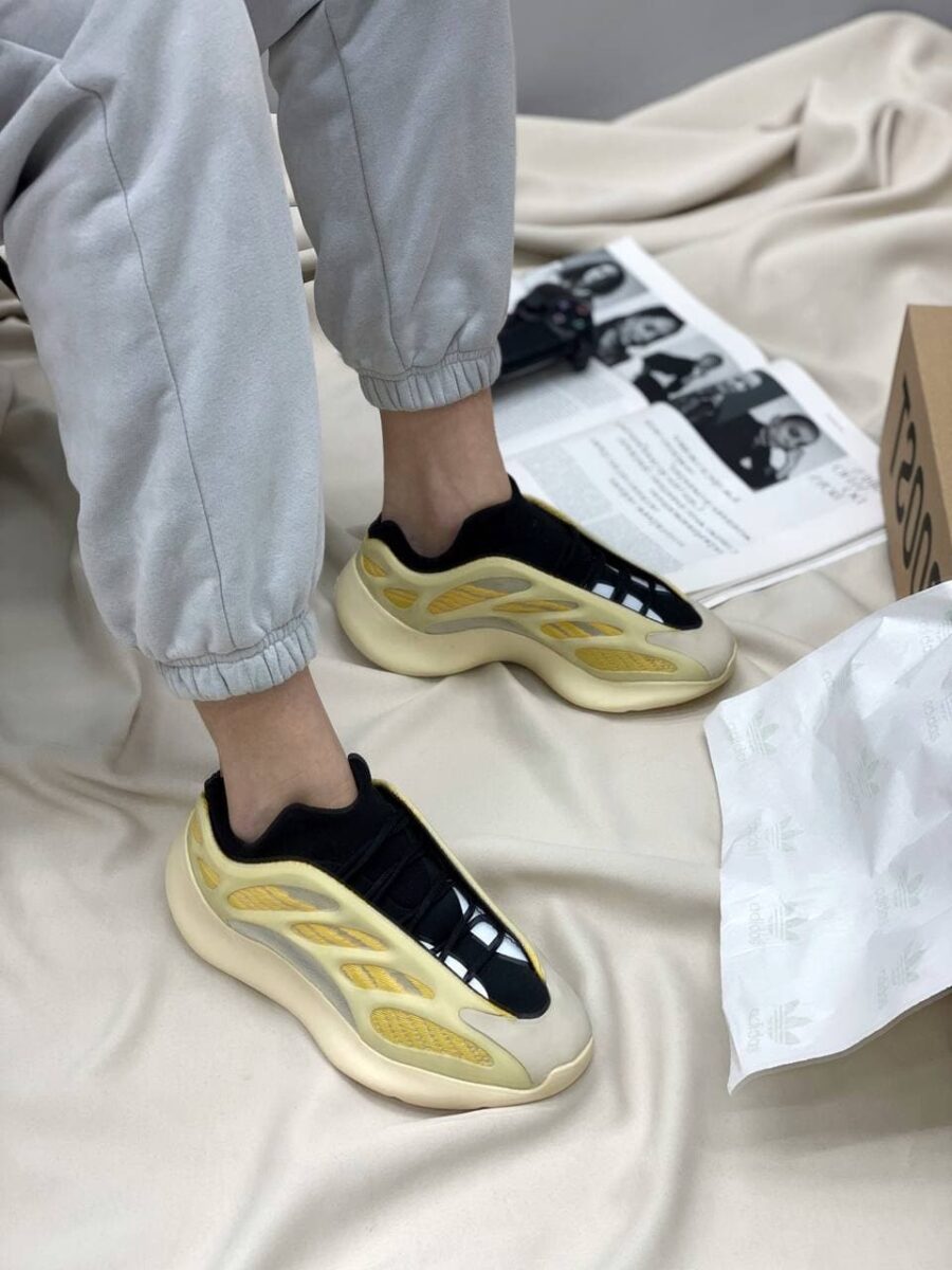 Adidas Yeezy Boost 700 V3 "Safflower"