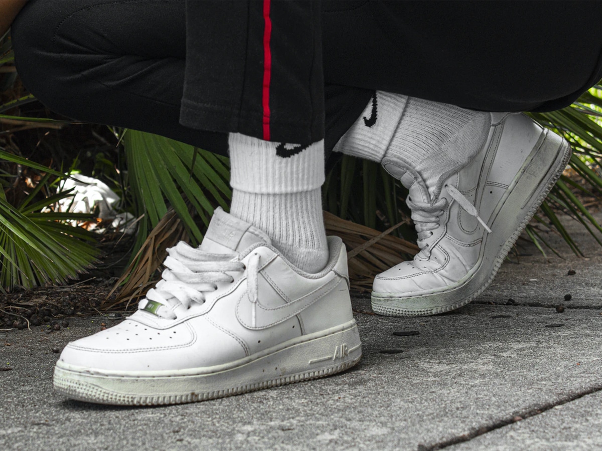 Как почистить белые кроссовки