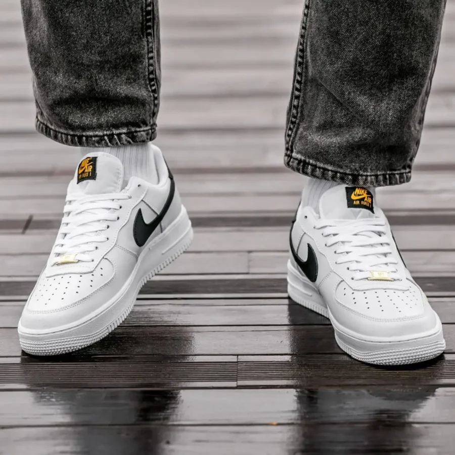 Nike Air Force 1 07 Essential White Black Gold