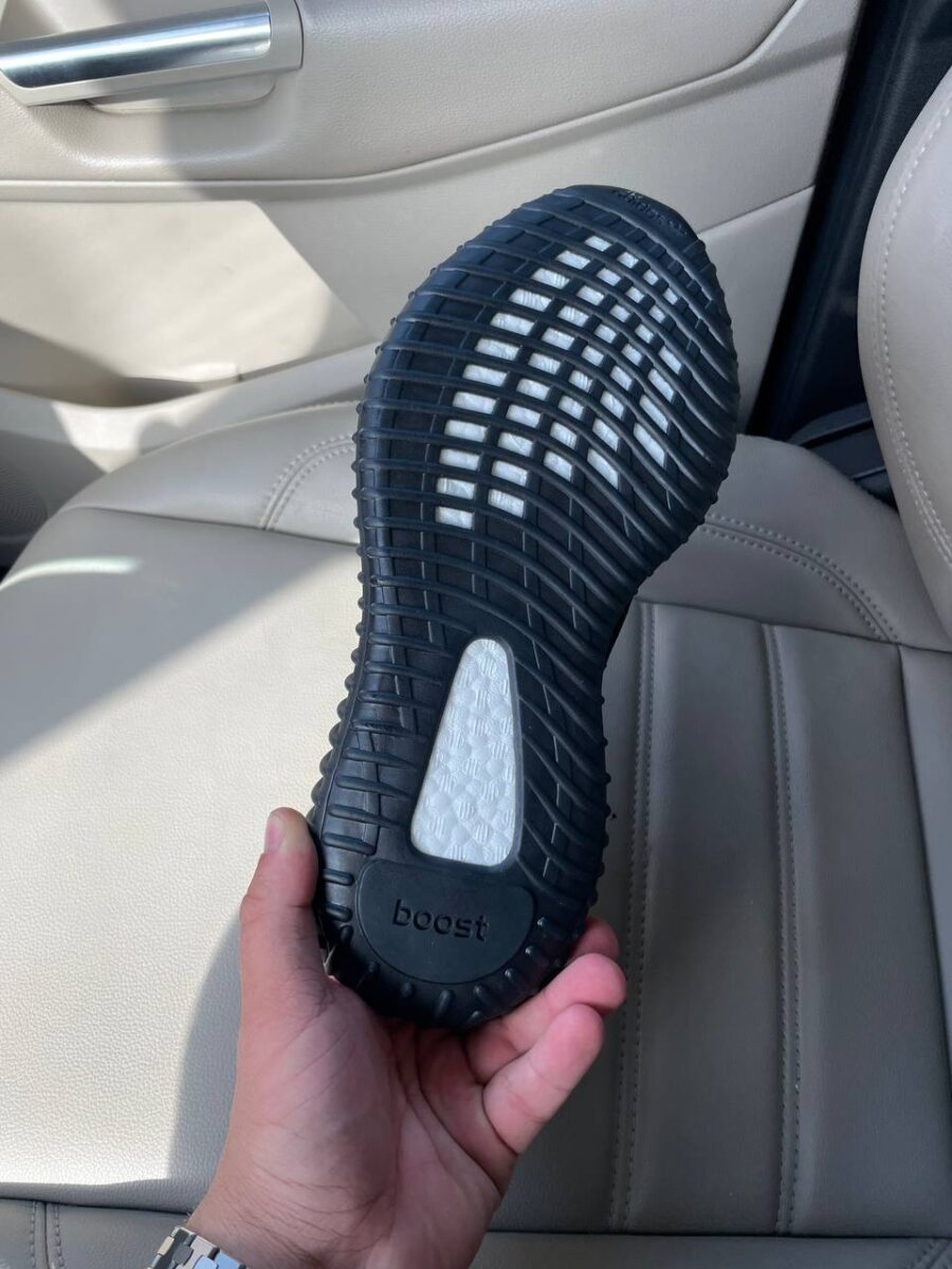 Adidas Yeezy Boost 350 V2 "Bred"