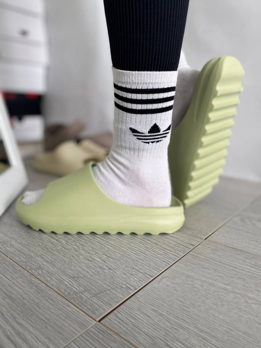 Adidas Yeezy Slide "Resin"