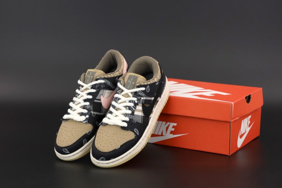 Nike SB Dunk Low Travis Scott