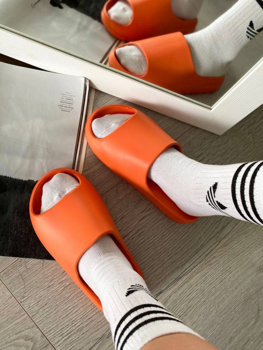 Adidas Yeezy Slide “Enflame Orange”