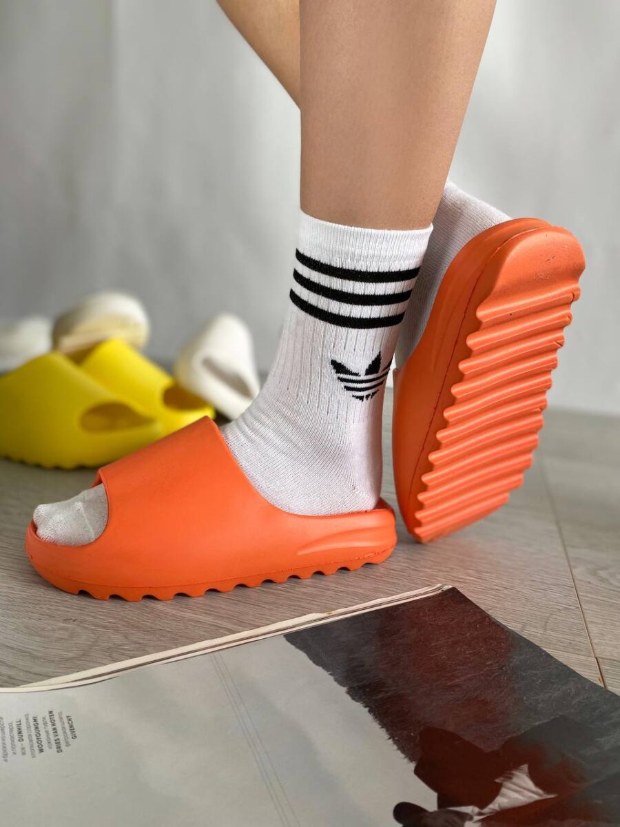 Adidas Yeezy Slide “Enflame Orange”