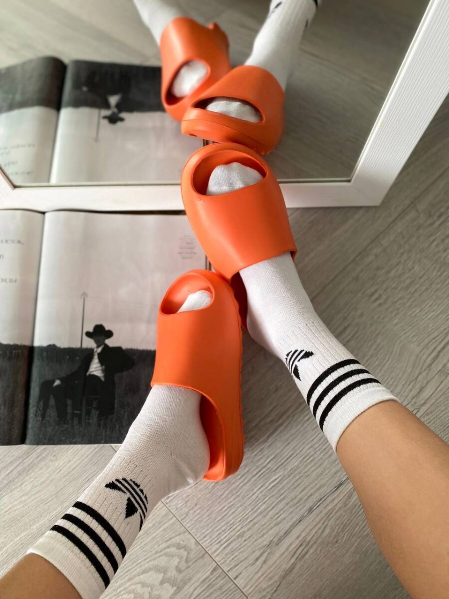 Adidas Yeezy Slide “Enflame Orange”