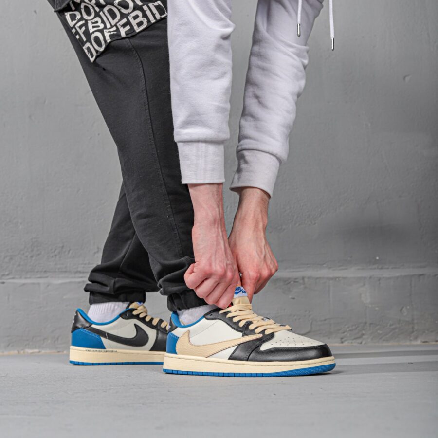 Nike Air Jordan 1 Low "Fragment" x Travis Scott