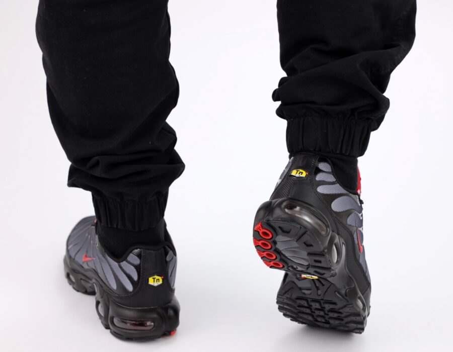 Nike Air Max Plus TN "Black/University Red - Wolf Grey"
