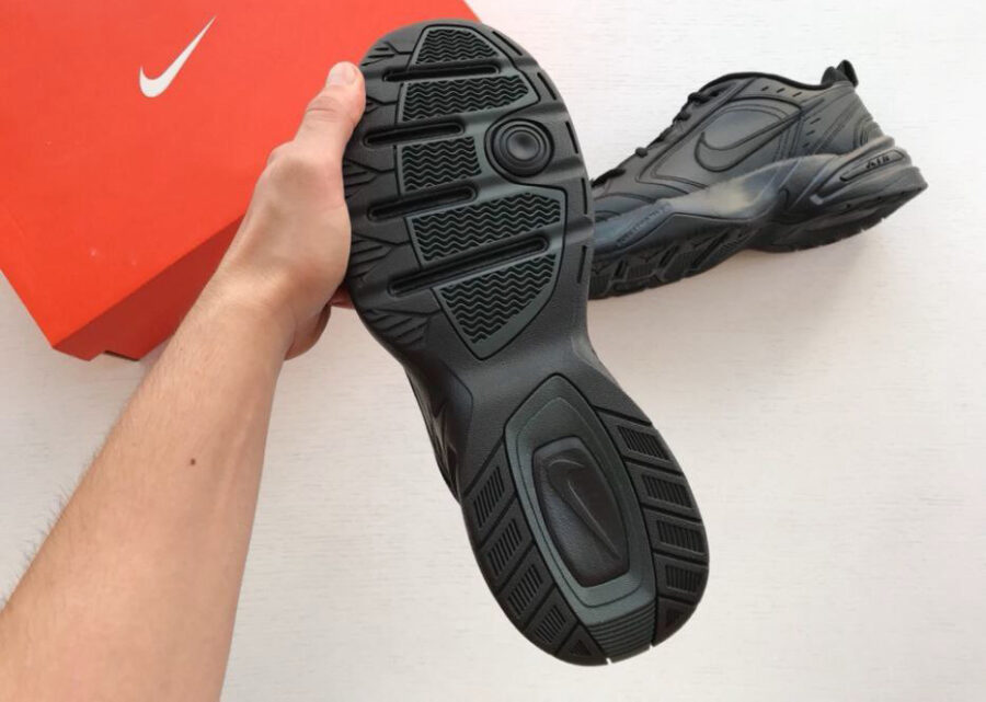 Nike Air Monarch IV Triple Black