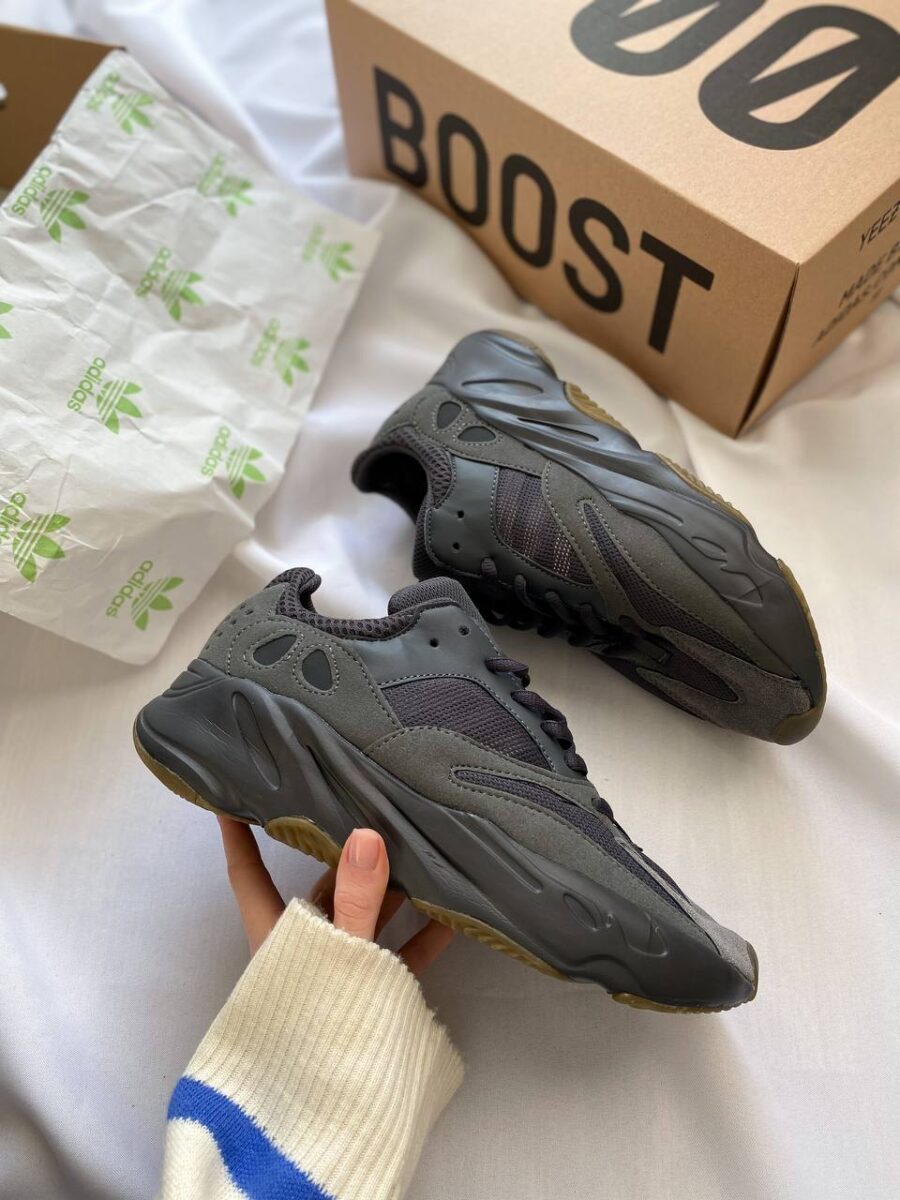 Adidas Yeezy Boost 700 "Utility Black"