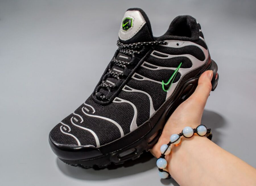 Кроссовки Nike Air Max Plus TN "Black/Silver/Green Strike"