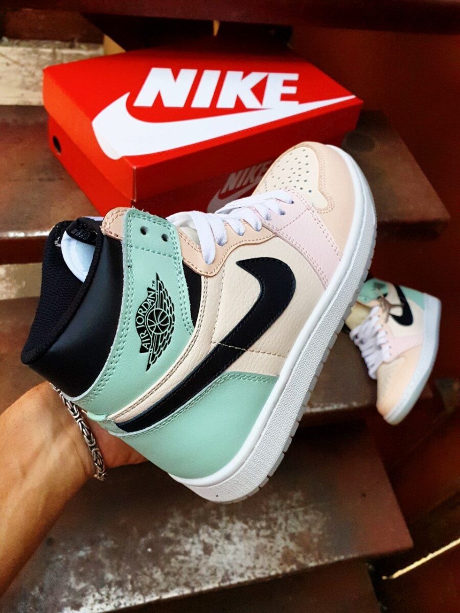 Nike Air Jordan 1 High Retro CMFT EASTER 3