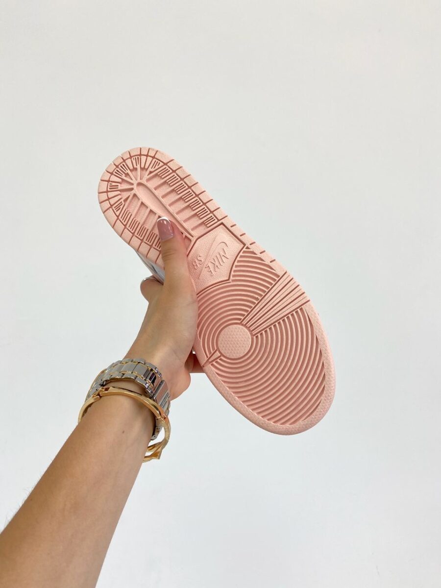 Nike Dunk Low “Orange Pearl”