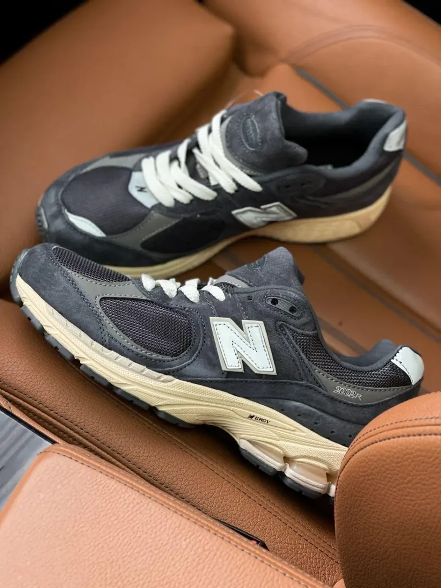 New Balance 2002R Phantom