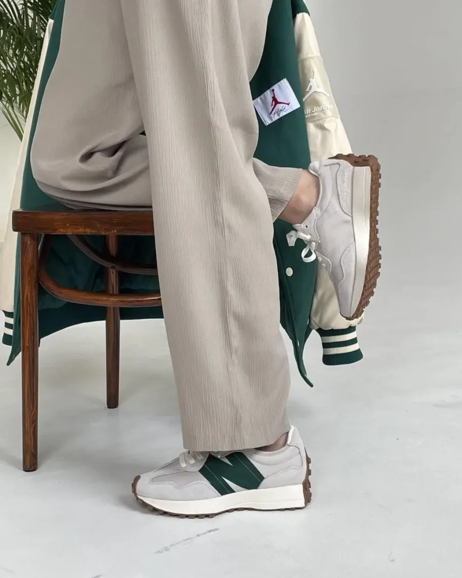 New Balance 327 Timberwolf Green