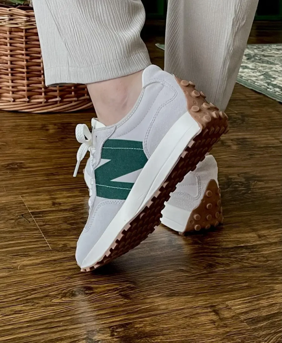 New Balance 327 Timberwolf Green