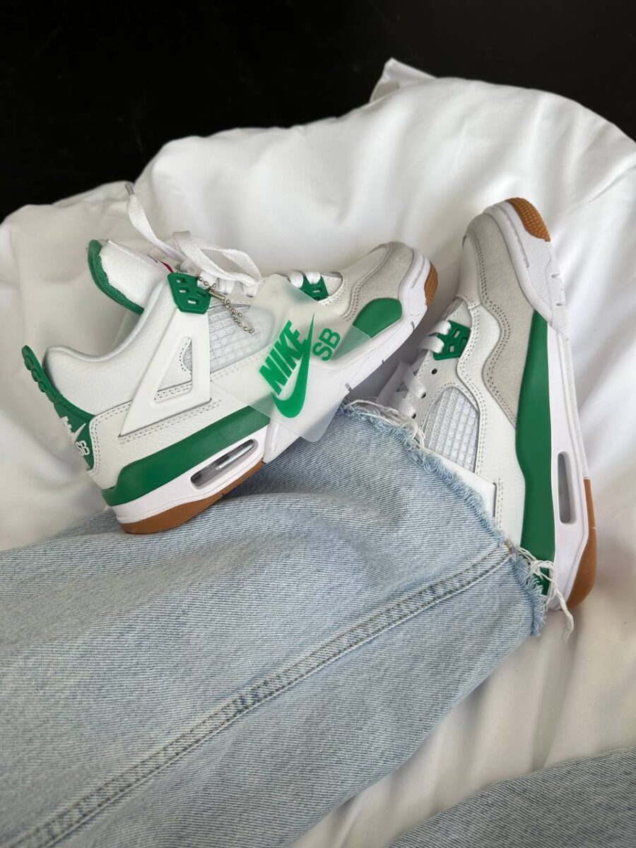 NIKE AIR JORDAN 4 RETRO x SB PINE GREEN 4