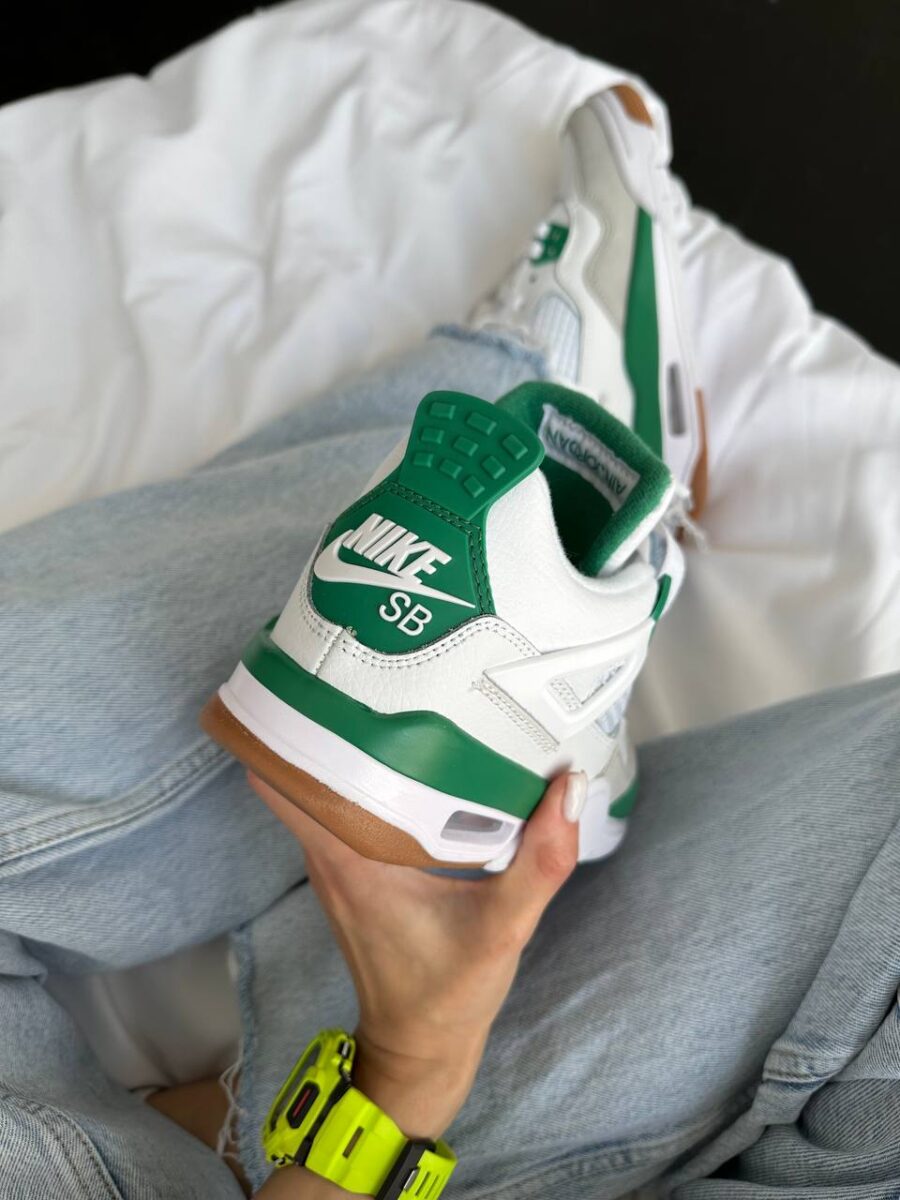 NIKE AIR JORDAN 4 RETRO x SB PINE GREEN 5