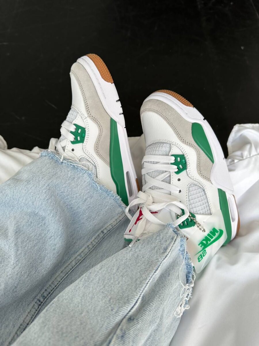 NIKE AIR JORDAN 4 RETRO x SB PINE GREEN 6