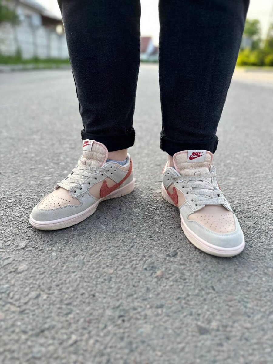 Nike SB Dunk Low Terry Swoosh 3