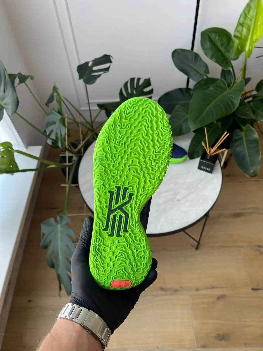 Кроссовки Nike Kyrie 7 Anime CQ9327-401