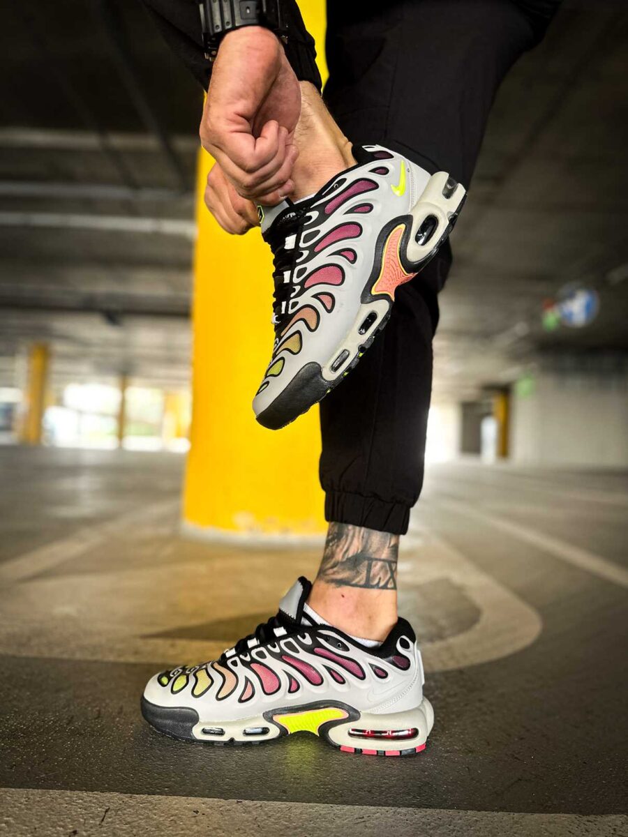 Nike Air Max Plus Drift Light Silver Barely Volt FD4290-009