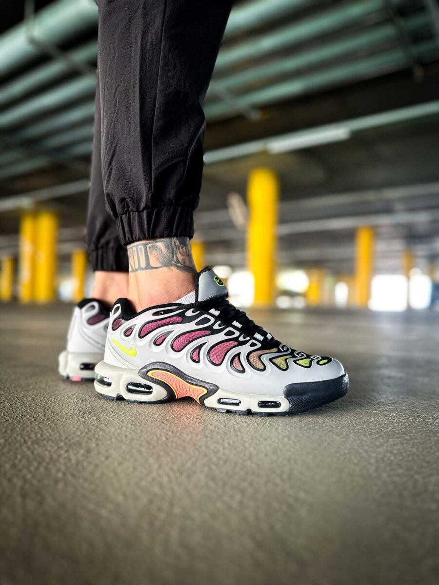 Nike Air Max Plus Drift Light Silver Barely Volt FD4290-009