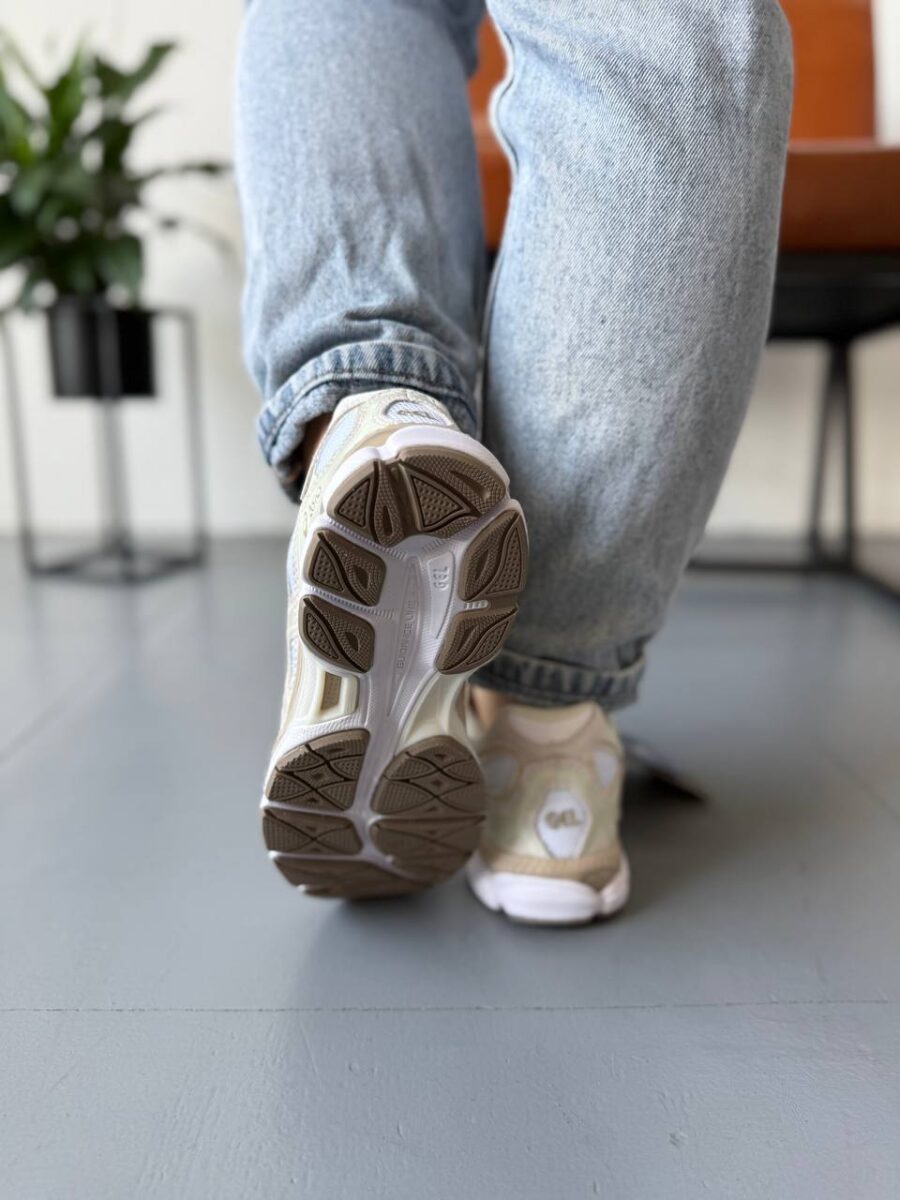 Asics Gel NYC White Feather Grey 1203A663-102