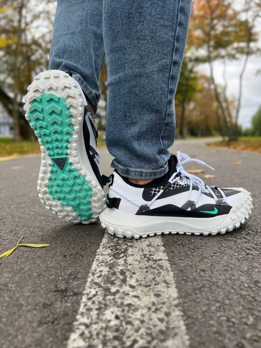 Nike ACG Mountain Fly Low SE White Anthracite DO9334-100