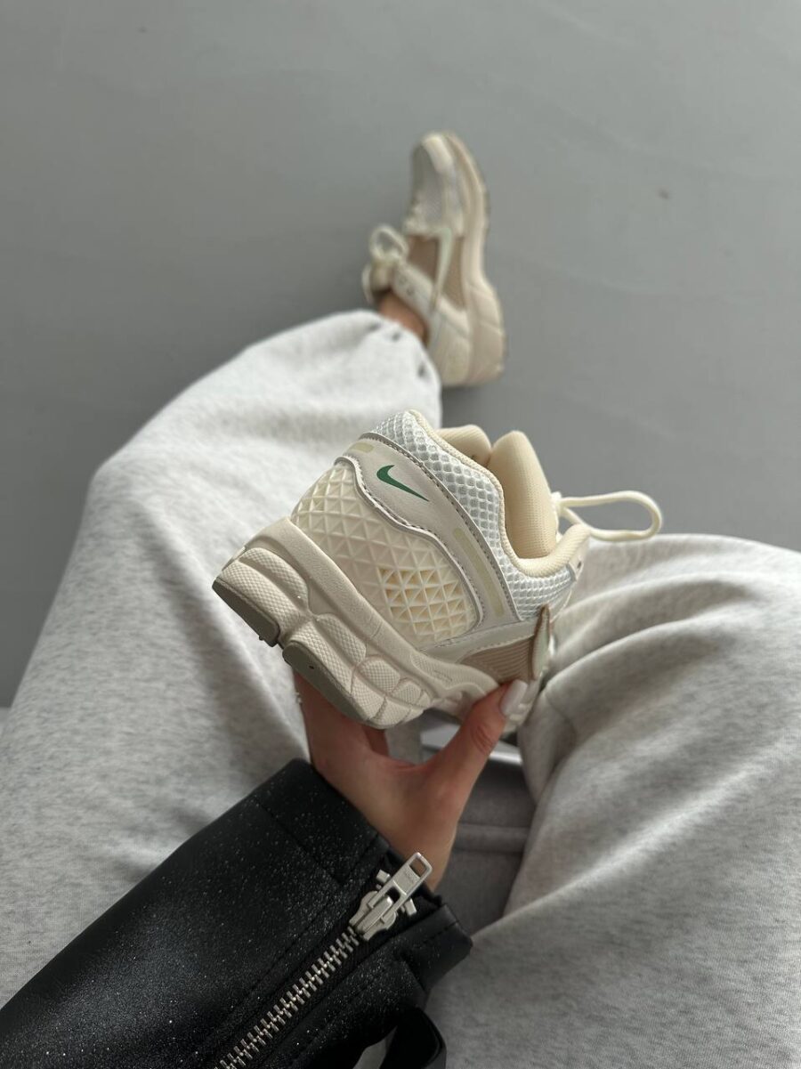 Nike Air Zoom Vomero 5 Beige FQ6868-111