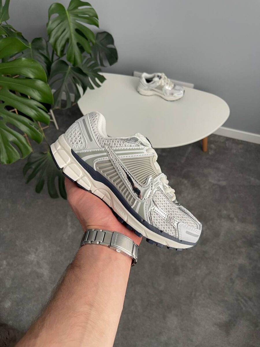 Nike Air Zoom Vomero 5 Photon Dust FD0884-025 1