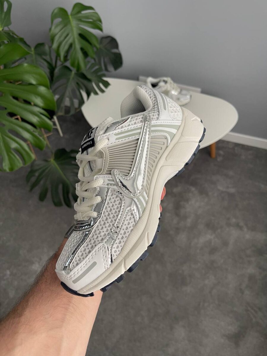 Nike Air Zoom Vomero 5 Photon Dust FD0884-025 1